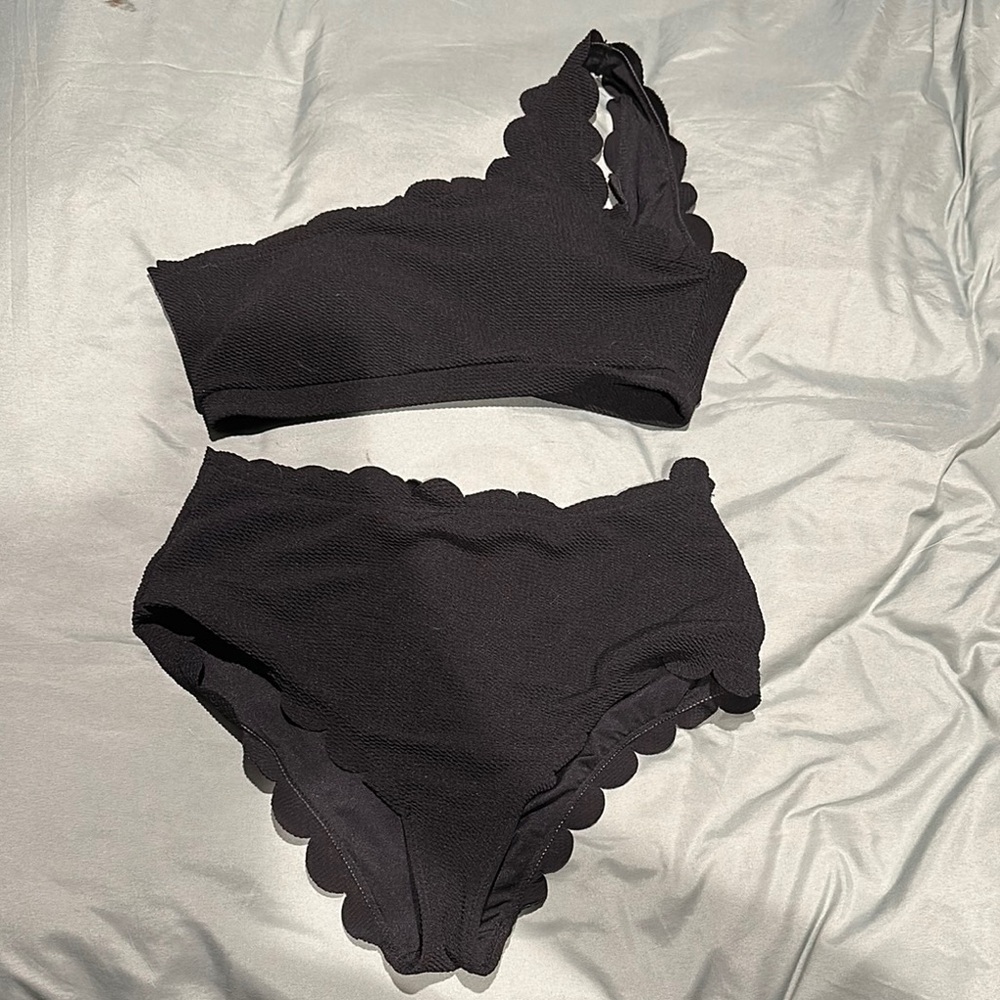 Black Scalloped Bikini Set